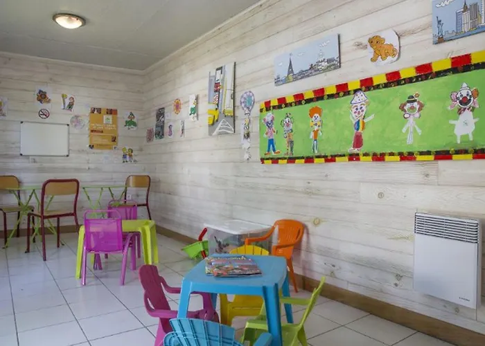 Sur Pilotis Avec Terrasse A Royan - Api-1-52-1474 Ρουαγιάν