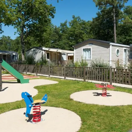 Sur Pilotis Avec Terrasse à - Api-1-52-1474 Parque de Campismo Royan