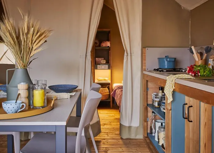 Sur Pilotis Avec Terrasse à Royan - Api-1-52-1474 *